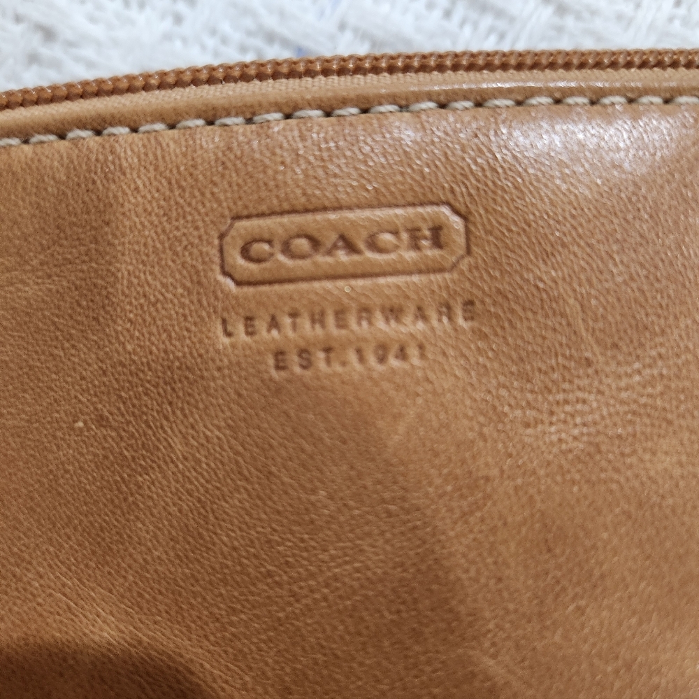 Coach Tan Leather mini bag Wristlet EUC - Picture 4 of 11